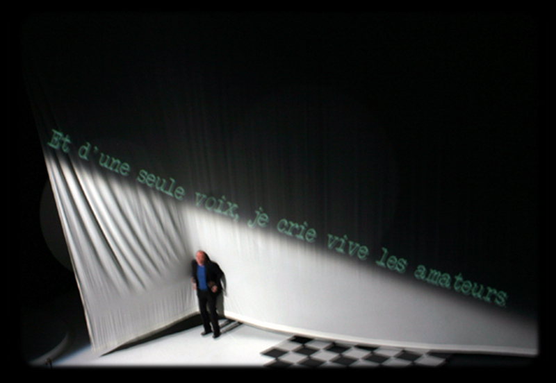 Erik Satie, mémoire d’un amnésique — création vidéo pour théâtre musical et dramaturgie visuelle par Sébastien Sidaner.
