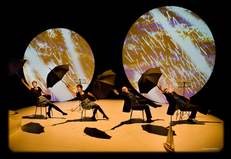 Erik Satie, mémoire d'un amnésique, image de la création vidéo de Sébastien Sidaner. Une pièce du Théâtre National  de Toulouse.